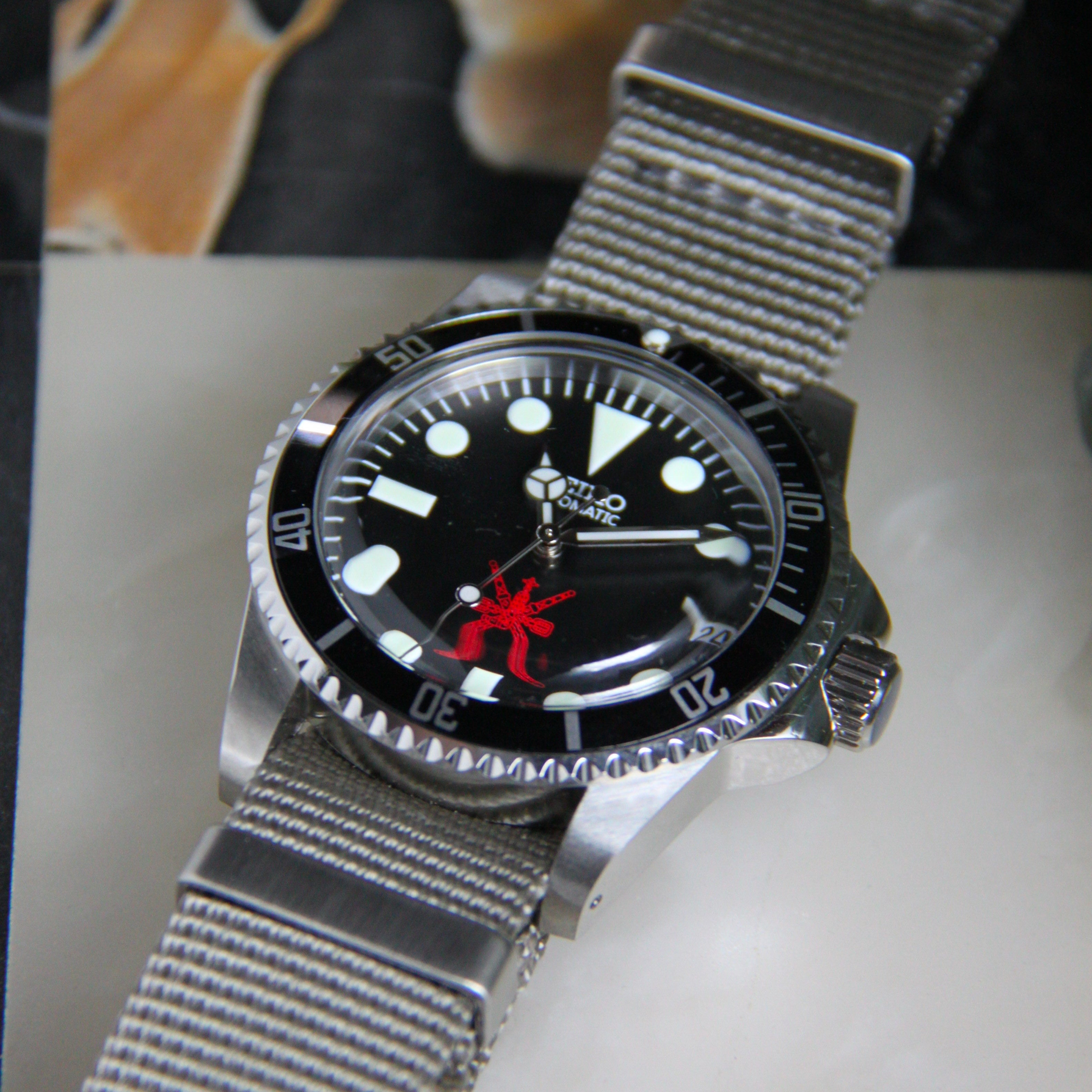 Seiko Submariner 5513 date automatic diver Oman Dial Signed