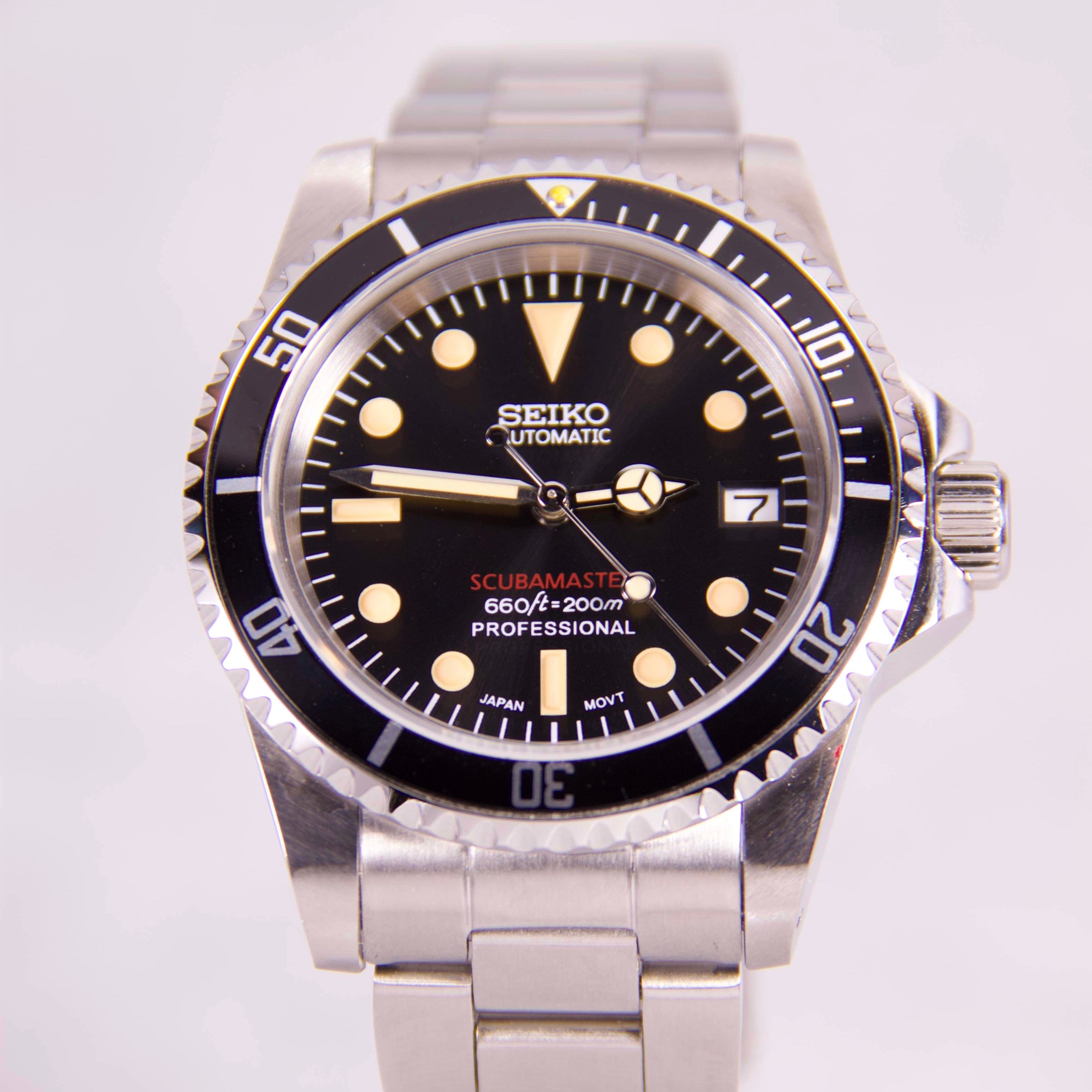 Seiko Submariner Red Line Dweller Tribute 1665 Automatic diver watch
