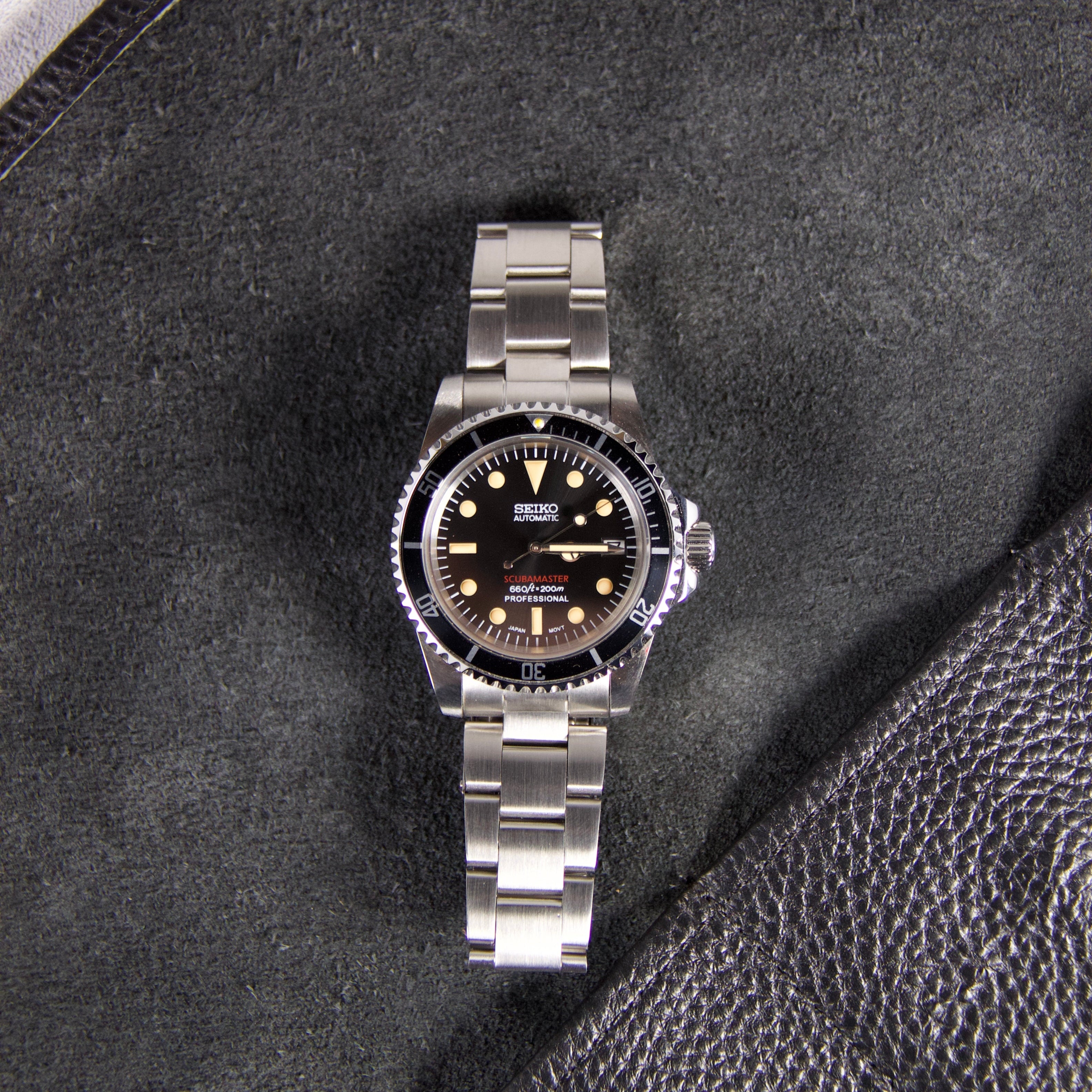 Seiko Submariner Red Line Dweller Tribute 1665 Automatic diver watch