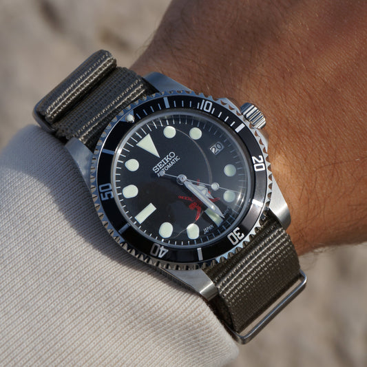 Seiko Submariner 5513 date automatic diver Oman Dial Signed
